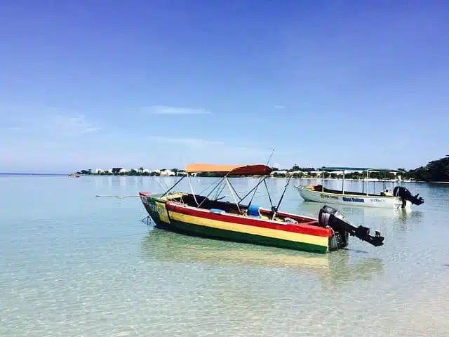 Snorkeling à Seven Mile Beach en Jamaïque, spot idéal pour débutants