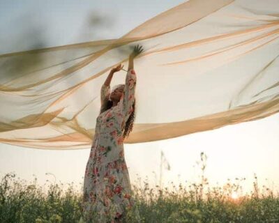 femme dans la nature au Printemps