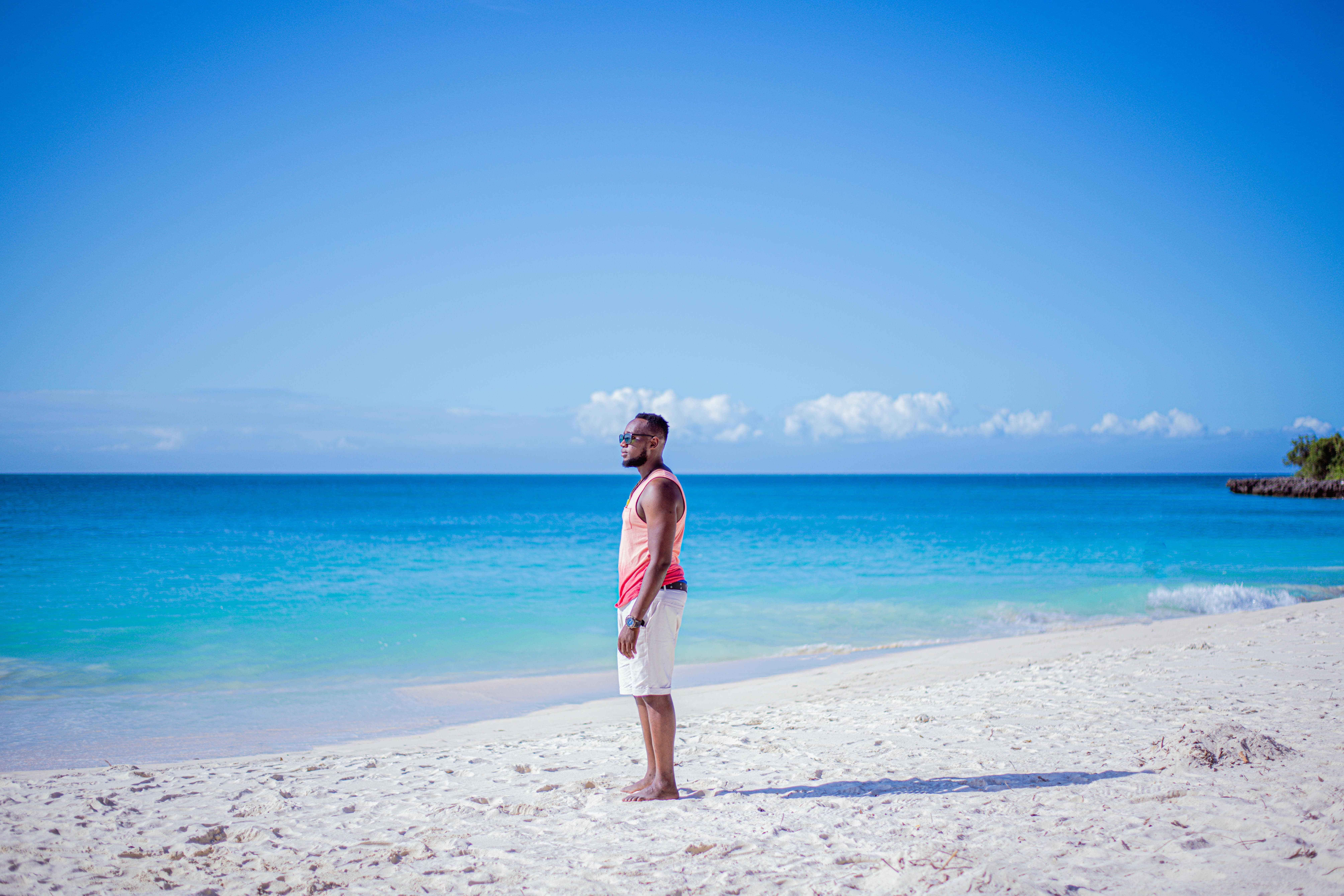 Seven Mile Beach à Negril, plage de sable blanc en Jamaïque Seven Mile Beach à Negril, plage de sable blanc en Jamaïque